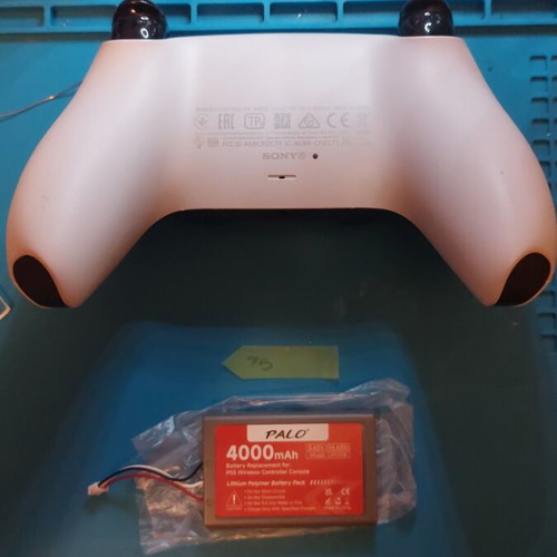 Ps5 controller with HALL Effect and new 4000mAh battery like new