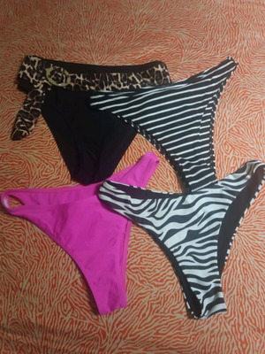 Shein swimwear bottoms pack of 4, size small, like new