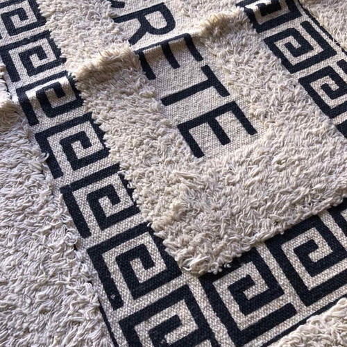 Bath mat 40x60 Crete like new, soft
