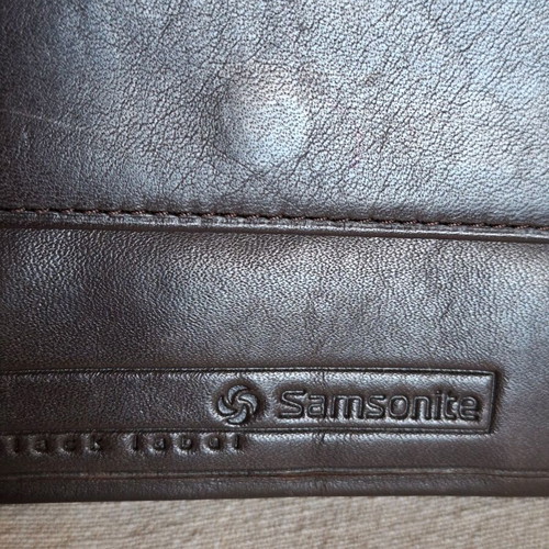 Samsonite leather wallet like new, brown chocolate color