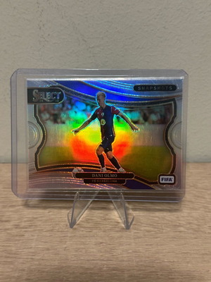 Dani Olmo Barcelona Silver Prizm Snapshots Panini Select 2024-2025 new