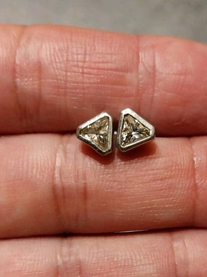 Silver 925 earrings new with white stone stud