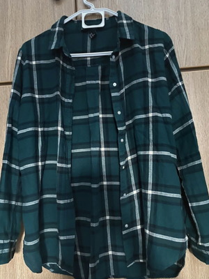H&M Shirt green size L like new