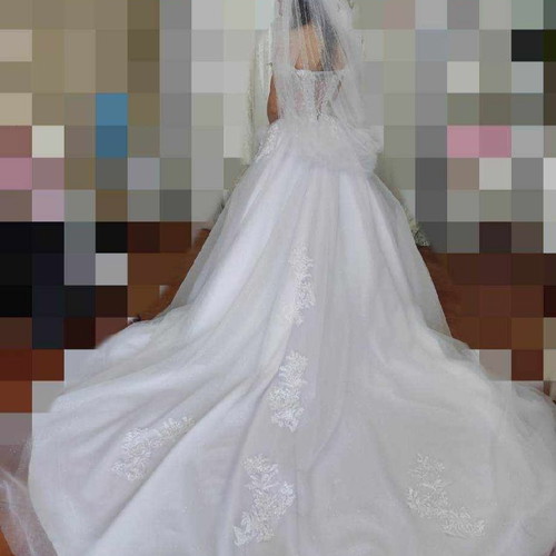 Wedding dress new with veil and genuine Swarovski stones