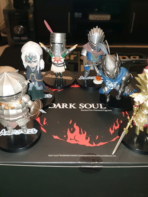 Dark Souls figures set 6 pcs like new with master carton Bandai Namco