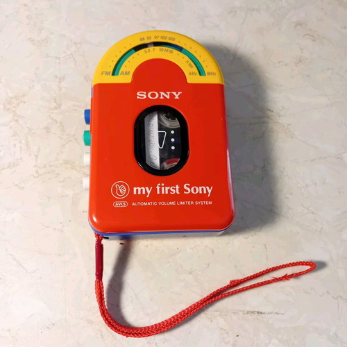 Sony WM-3010 1994 like new, functional cassette player with radio