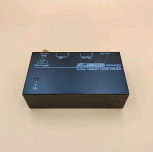 Behringer Phono Pre-Amp PP-400