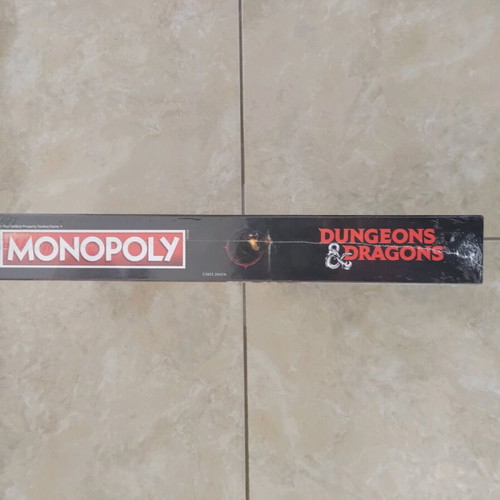 Monopoly Dungeons & Dragons D&D Edition new