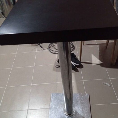 Stand table new with 5 stools