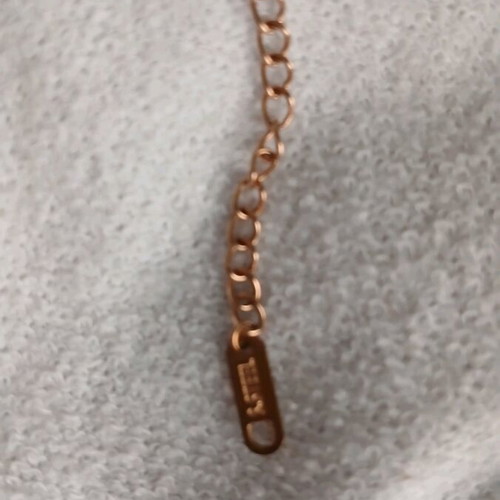 Steel chain bracelet used with 3 butterflies pink gold color