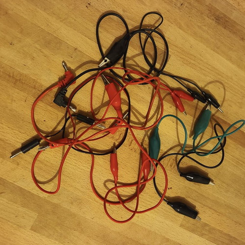 Cables with banana and crocodile clips, pack