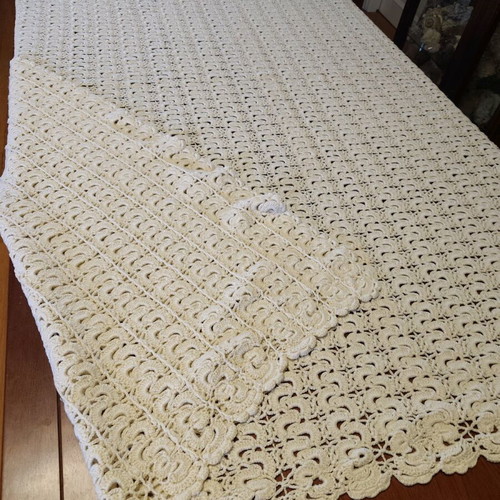 Woolen knitted handmade throw used 185x185 beige