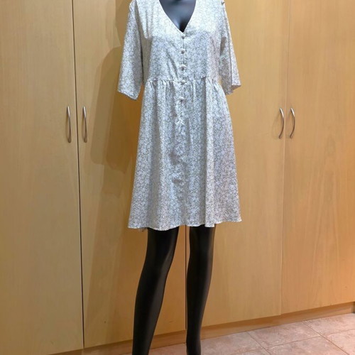 Hekka dress size L-XL like new, olive and white
