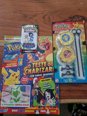 Pokemon magazine like new with spinner and pack in Portuguese