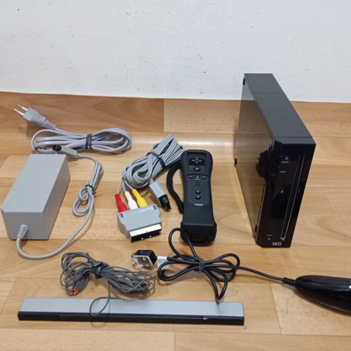 Wii console with controller used, good working condition