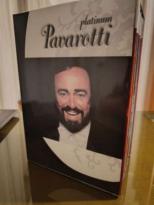Pavarotti Platinum CD collection like new, classical genre