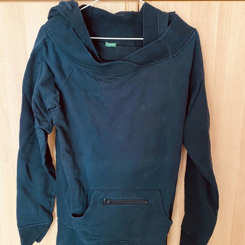 Benetton black cotton sweatshirt used, size M