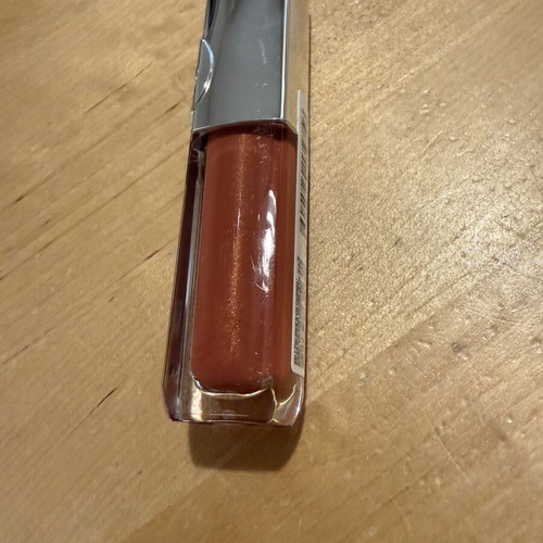 L'Oreal Paris Plump Ambition Hyaluron Lip Oil, shade 650 Nude Macaron