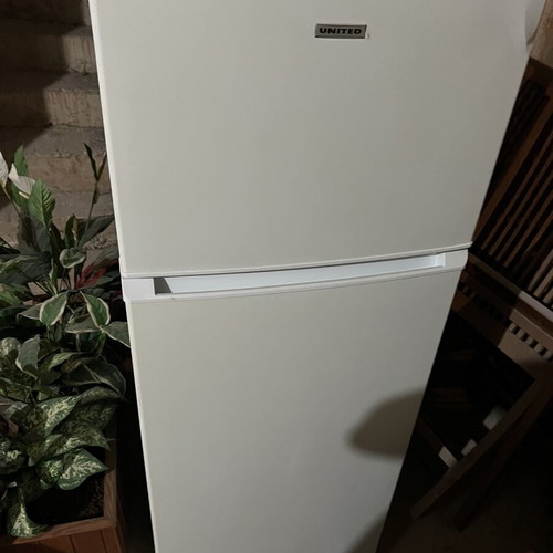 United UND1450R two-door white refrigerator