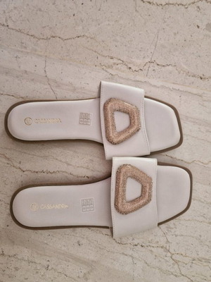 White sandals, brand cassandra, size 39
