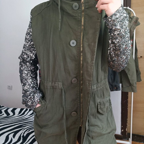 Coat with sequin sleeves like new, green