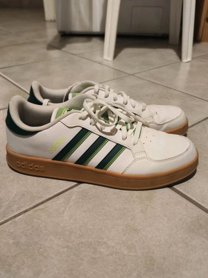 AdidasBreaknet white shoes like new, size 46
