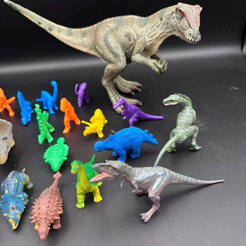 Dinosaur figure collection like new, 20+ pieces