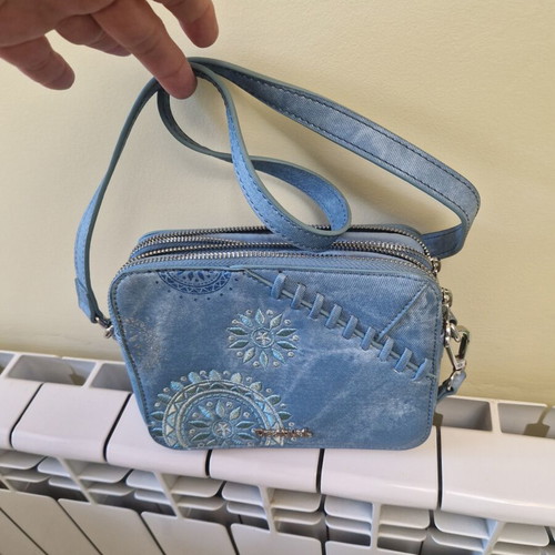 Desigual shoulder bag like new, blue