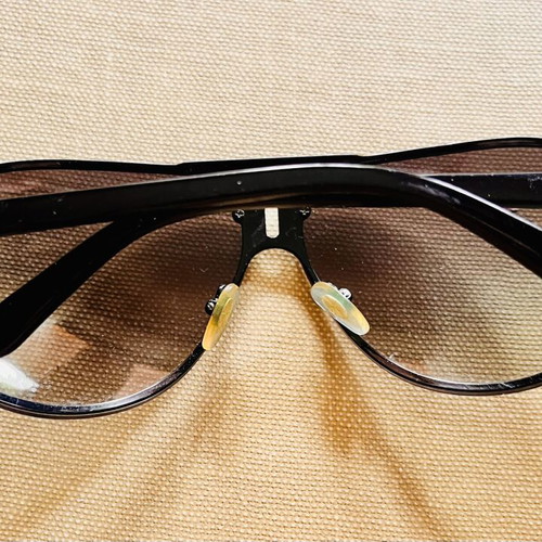 Vogue Vintage Aviator Sunglasses used, black