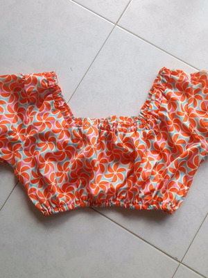 Crop top SunsetGo! like new, multicolor, one size