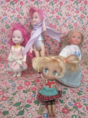 Mini doll collection of 4, Barbie Chelsea Rock 'N Royals, Blythe Lps, Simba Evil and Vintage