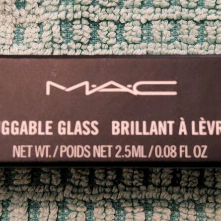 Mac Huggable Glass Lip Gloss Never Say Never Nude new
