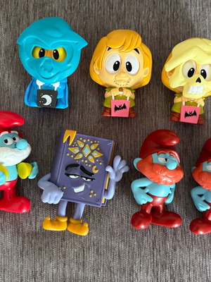 Scooby Doo & Smurfs figures used, pack of 7 pieces