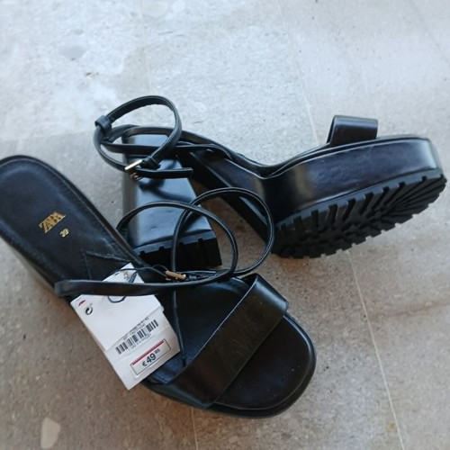 Zara black leather high-heeled sandals new, size 39