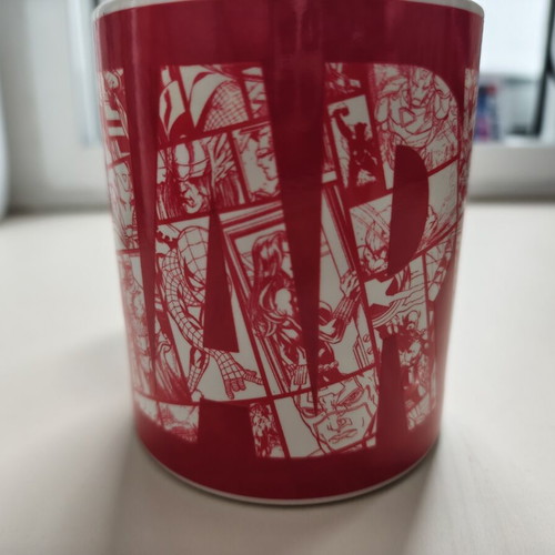 Marvel heat-sensitive mug with changing figures