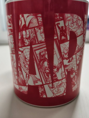 Marvel heat-sensitive mug with changing figures