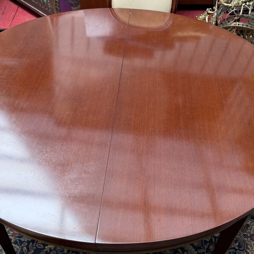 Saridis Extendable Dining Table with 8 Chairs like new