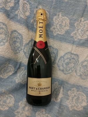 Champagne Moet καινούργιο
