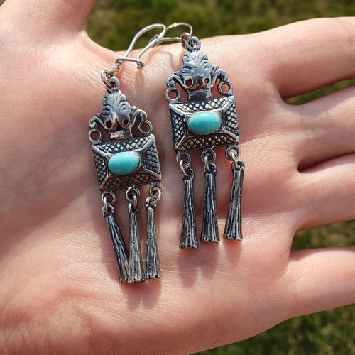 Handmade earrings made of 925 silver and semi-precious turquoise stones