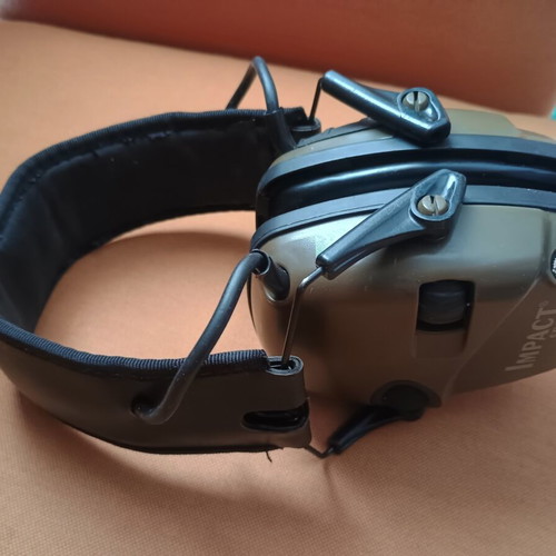 Howard Leight Impact Sport electronic earmuffs like new, olive green