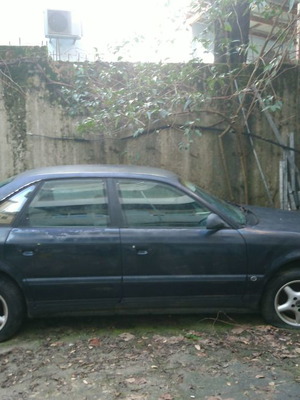 Audi 100 2.0 16v 1994 μεταχειρισμένο, 89.000 χλμ, μπλε λιμουζίνα