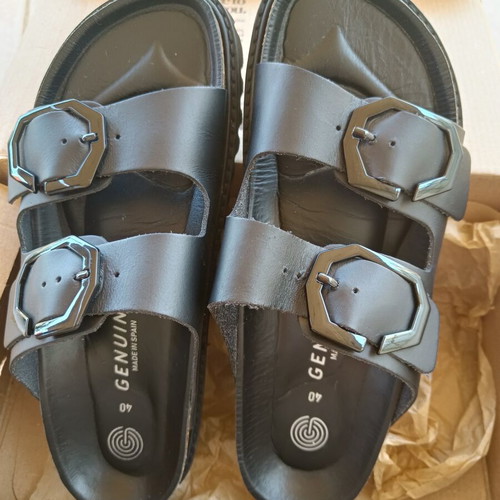 Genuins sandals black size 40 like new