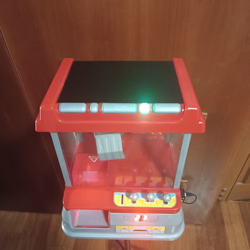 Vintage Mini Claw Machine with Lights and Sound like new