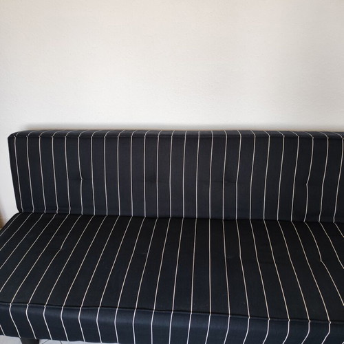 Striped sofa bed like new, 110x190 cm, easy opening, black matte legs