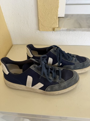 Veja V12 sneakers used, size 44, blue