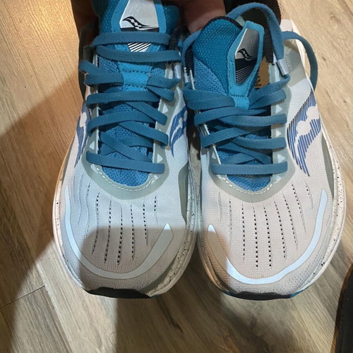 Saucony Tempus running shoes like new, size 38.5, white and blue