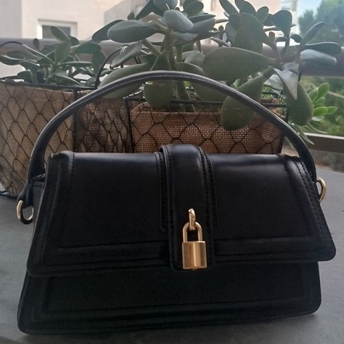 Handbag like new, black