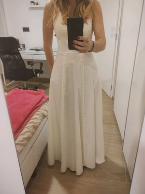 Lynne long dress white like new with lace details