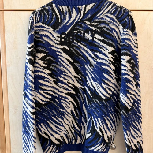 Gucci Sweater like new, size L, blue
