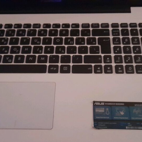 Asus laptop used with 4GB memory and 500GB storage